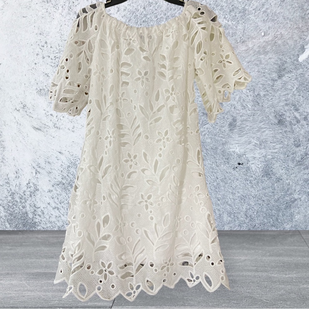 White Off or On Shoulder Cocktail Dress - Picture 3 of 9